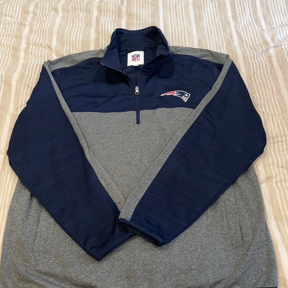 Men’s New England pullover sweatshirt